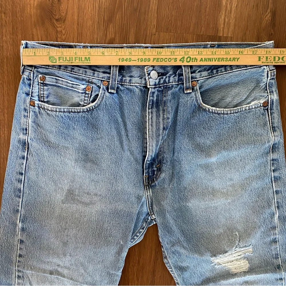 Levi’s Jeans 505 Light Blue Distressed size 38 X 32 casual‎